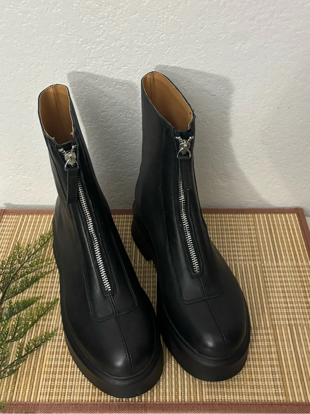 Steve Madden Woman JONES Zipper Bootie Size: 8M